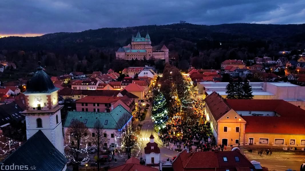 Vianočné svetlá nad Bojnicami
